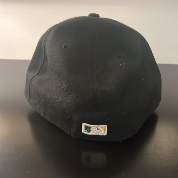 New Era Oakland A’s Official on Field Fitted Cap - Picture 4 of 9